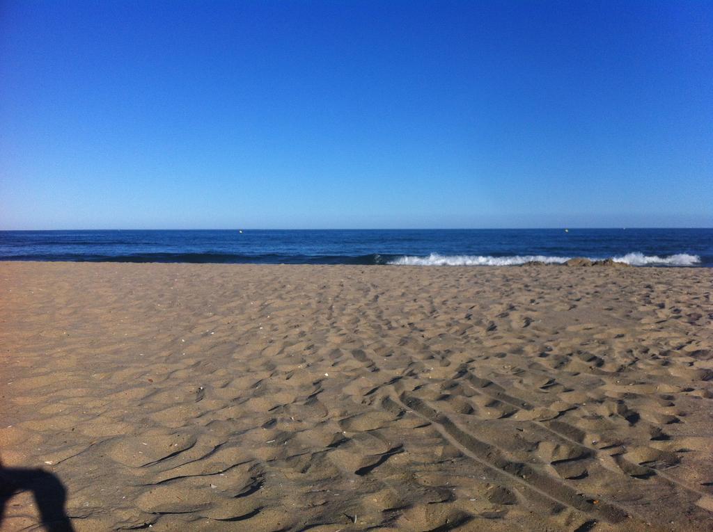 Au Coeur Du Village Naturiste Agde Luaran gambar