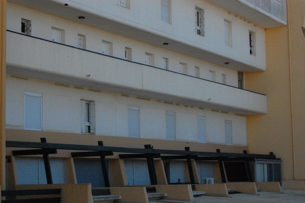 Au Coeur Du Village Naturiste Agde Luaran gambar