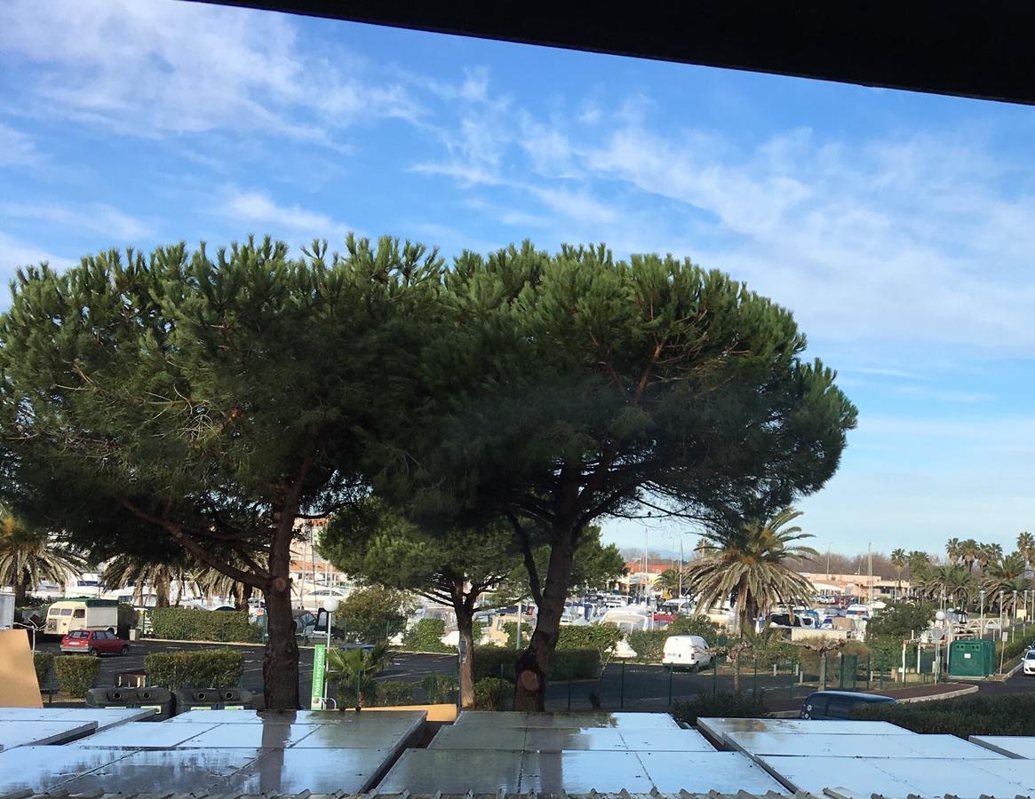 Au Coeur Du Village Naturiste Agde Luaran gambar