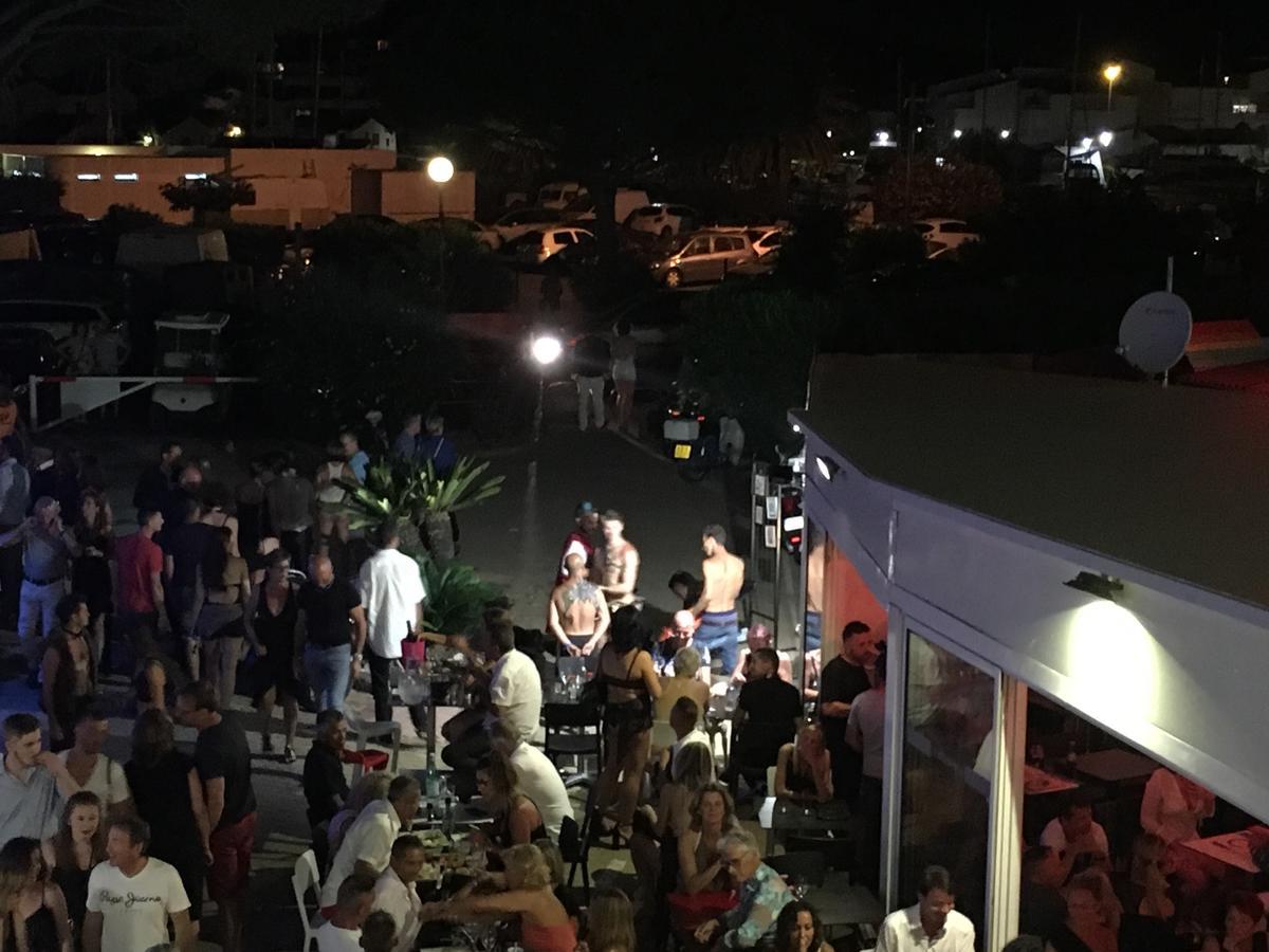 Au Coeur Du Village Naturiste Agde Luaran gambar